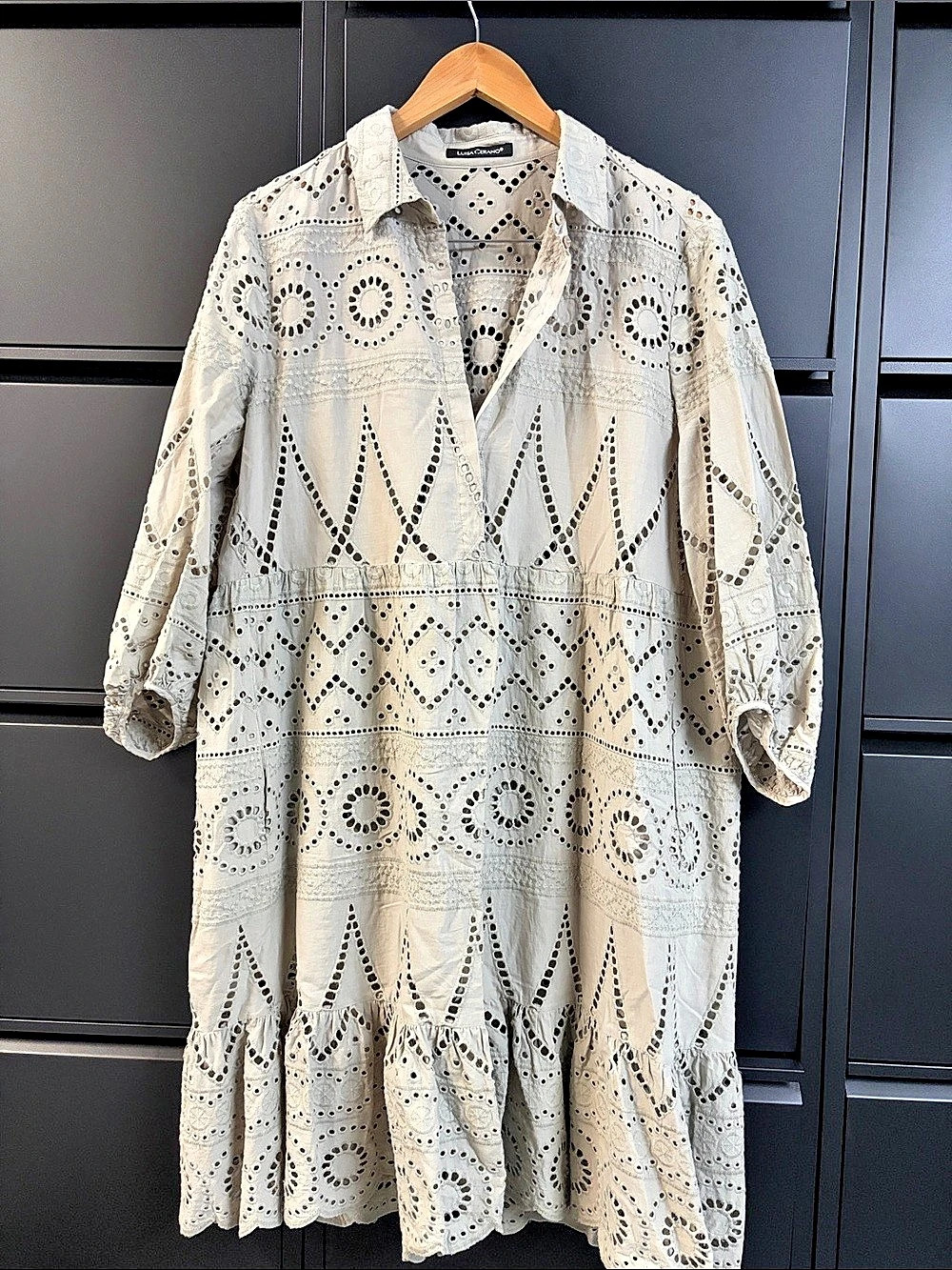 Luisa Cerano Midi Dress Eyelet Embroidery Cream & Black Like New